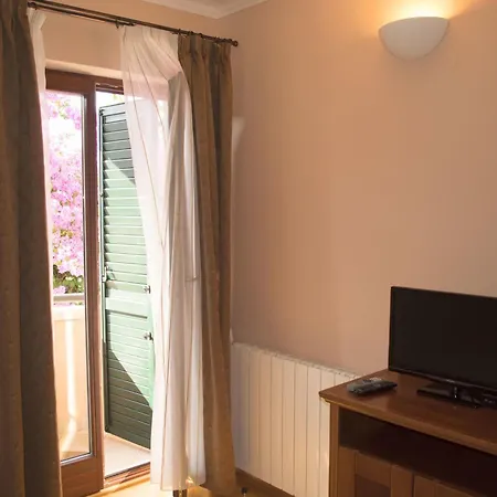 Lavandula With Heated Swimming Pool Trogir