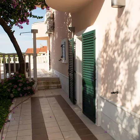 Apartament Lavandula With Heated Swimming Pool *