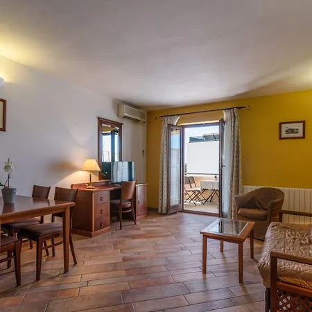 Lavandula With Heated Swimming Pool