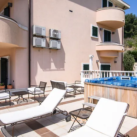 Lavandula With Heated Swimming Pool * Trogir