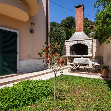Villa Lavandula With Heated Swimming Pool *