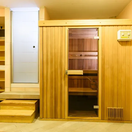 Lavandula With Heated Swimming Pool Apartman