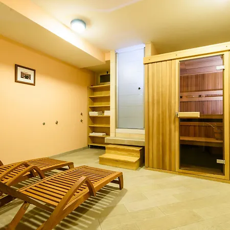 Apartman Lavandula With Heated Swimming Pool