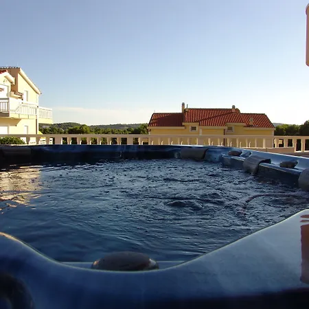 Lavandula With Heated Swimming Pool Apartman Trogir