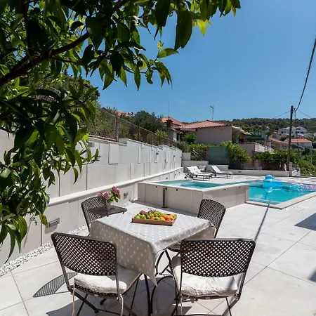 Lavandula With Heated Swimming Pool Trogir