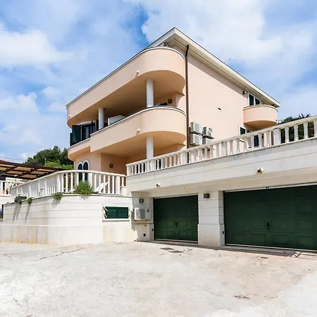 Villa Lavandula With Heated Swimming Pool Apartment Trogir