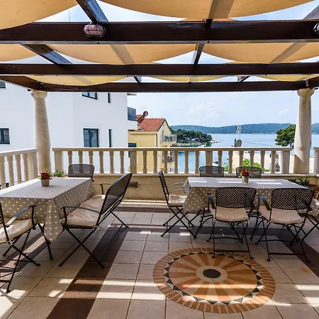 Villa Lavandula With Heated Swimming Pool Apartment *