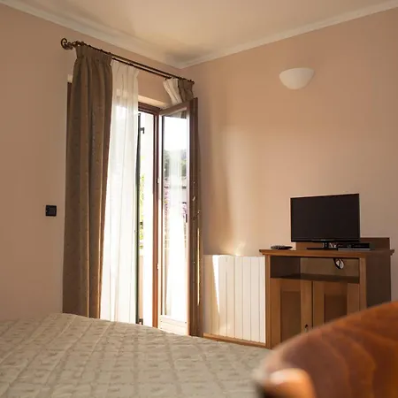 Lavandula With Heated Swimming Pool *