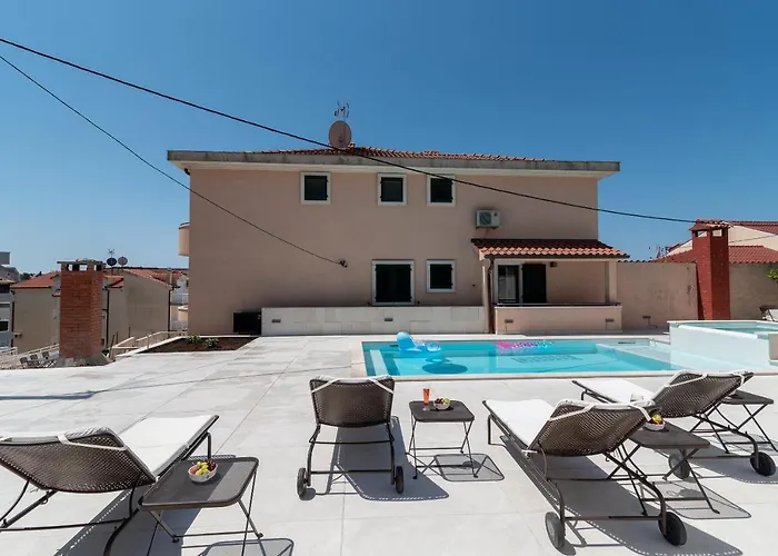 Apartamento Lavandula With Heated Swimming Pool Trogir