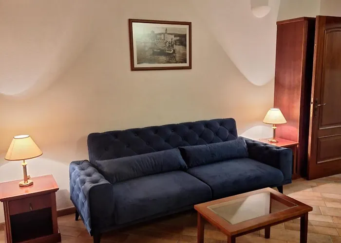 Апартаменты Villa Lavandula With Heated Swimming Pool