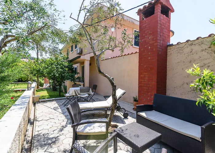 Villa Lavandula With Heated Swimming Pool *