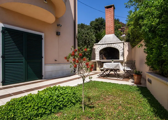 Villa Lavandula With Heated Swimming Pool *