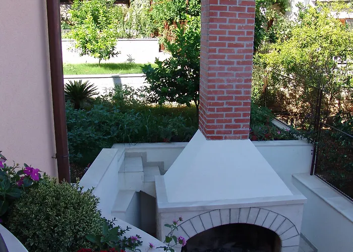 Villa Lavandula With Heated Swimming Pool Трогир