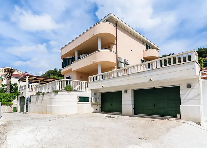 Lavandula With Heated Swimming Pool Trogir