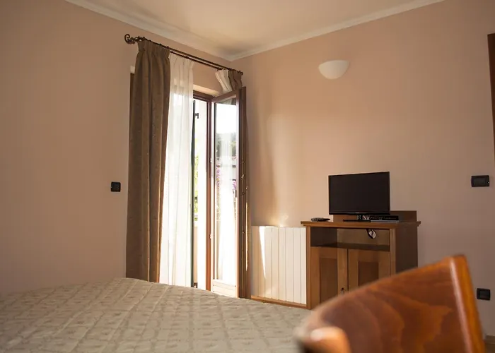 Villa Lavandula With Heated Swimming Pool *