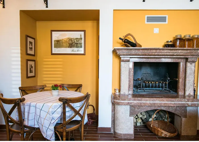 Lavandula With Heated Swimming Pool Trogir