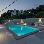 Villa Lavandula With Heated Swimming Pool Apartment *