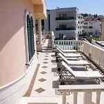 Apartment Villa Lavandula With Heated Swimming Pool *