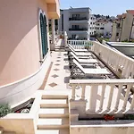 Apartment Villa Lavandula With Heated Swimming Pool