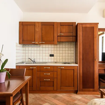 Lavandula With Heated Swimming Pool Appartement *