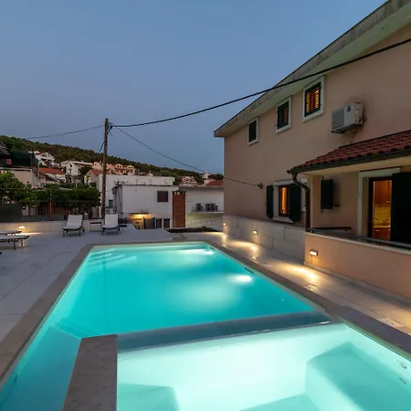 Villa Lavandula With Heated Swimming Pool Apartment Trogir