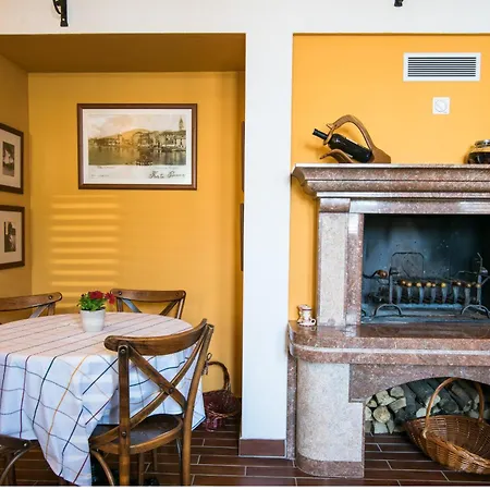 Lavandula With Heated Swimming Pool Τρογκίρ