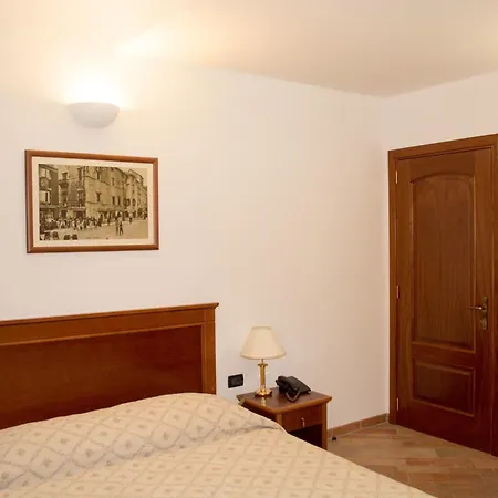 Lavandula With Heated Swimming Pool Daire