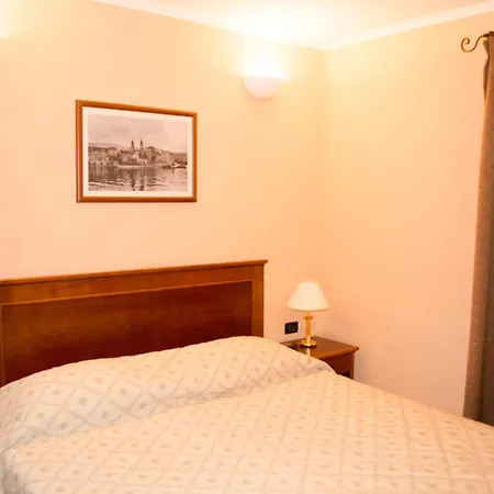 Lavandula With Heated Swimming Pool