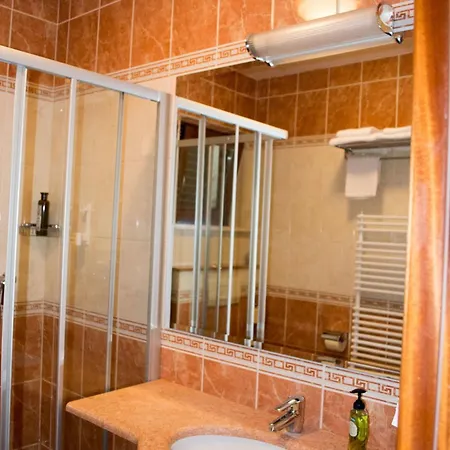 Lavandula With Heated Swimming Pool