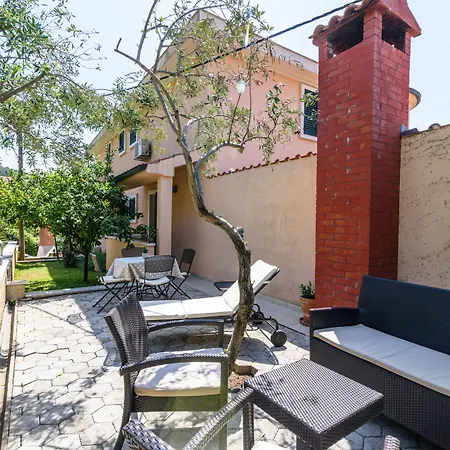 Lavandula With Heated Swimming Pool *