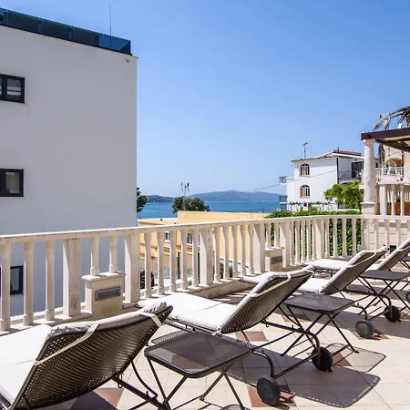 Lavandula With Heated Swimming Pool * Trogir